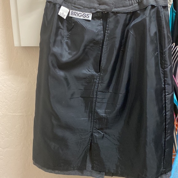 Size 8 gray skirt - Picture 3 of 4